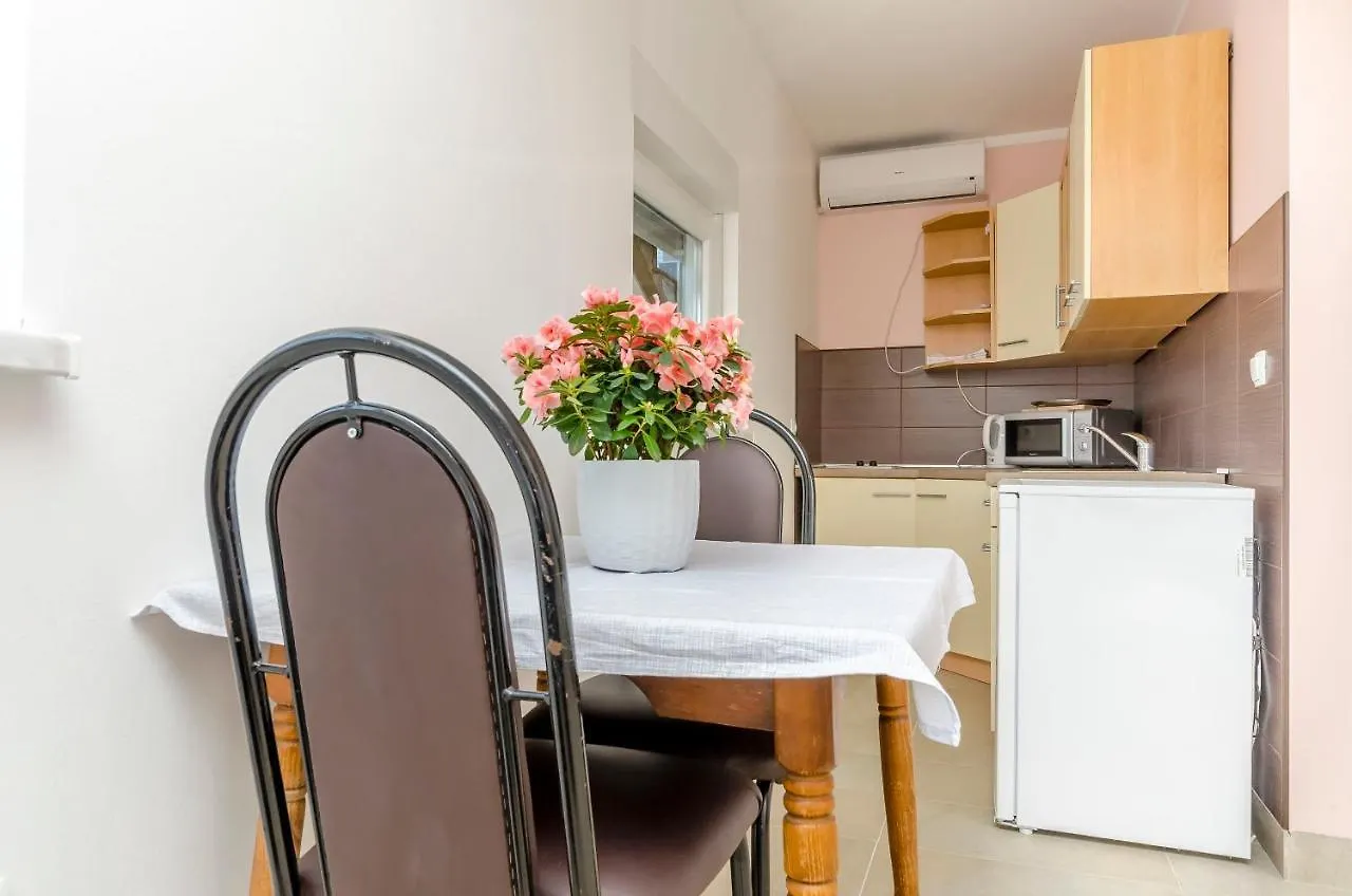 Apartmani Lorena Okrug Gornji Croatia