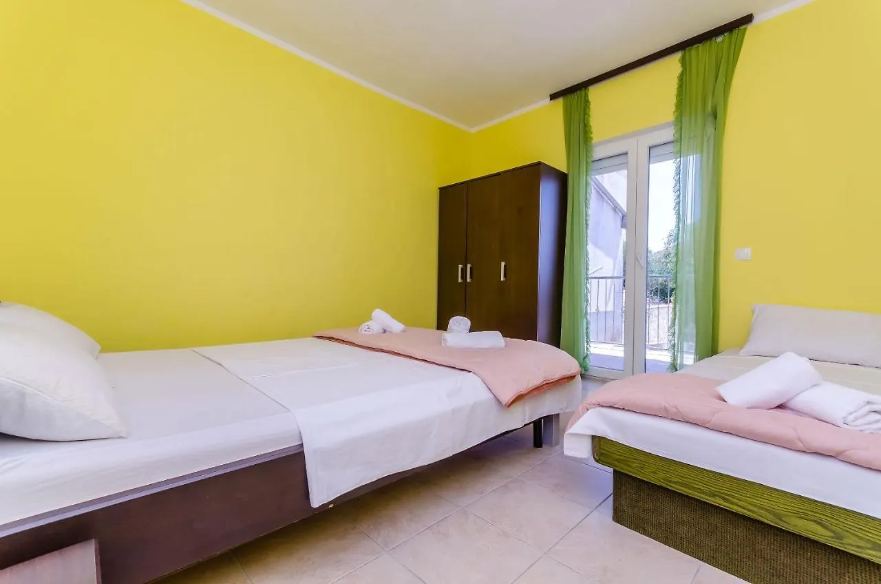 Apartmani Lorena Okrug Gornji Apartment