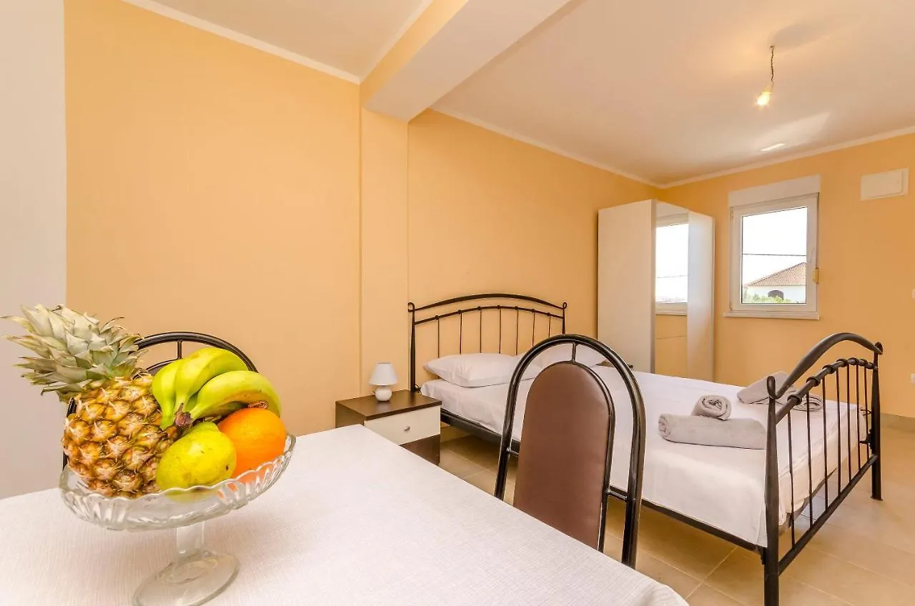 Apartmani Lorena Okrug Gornji