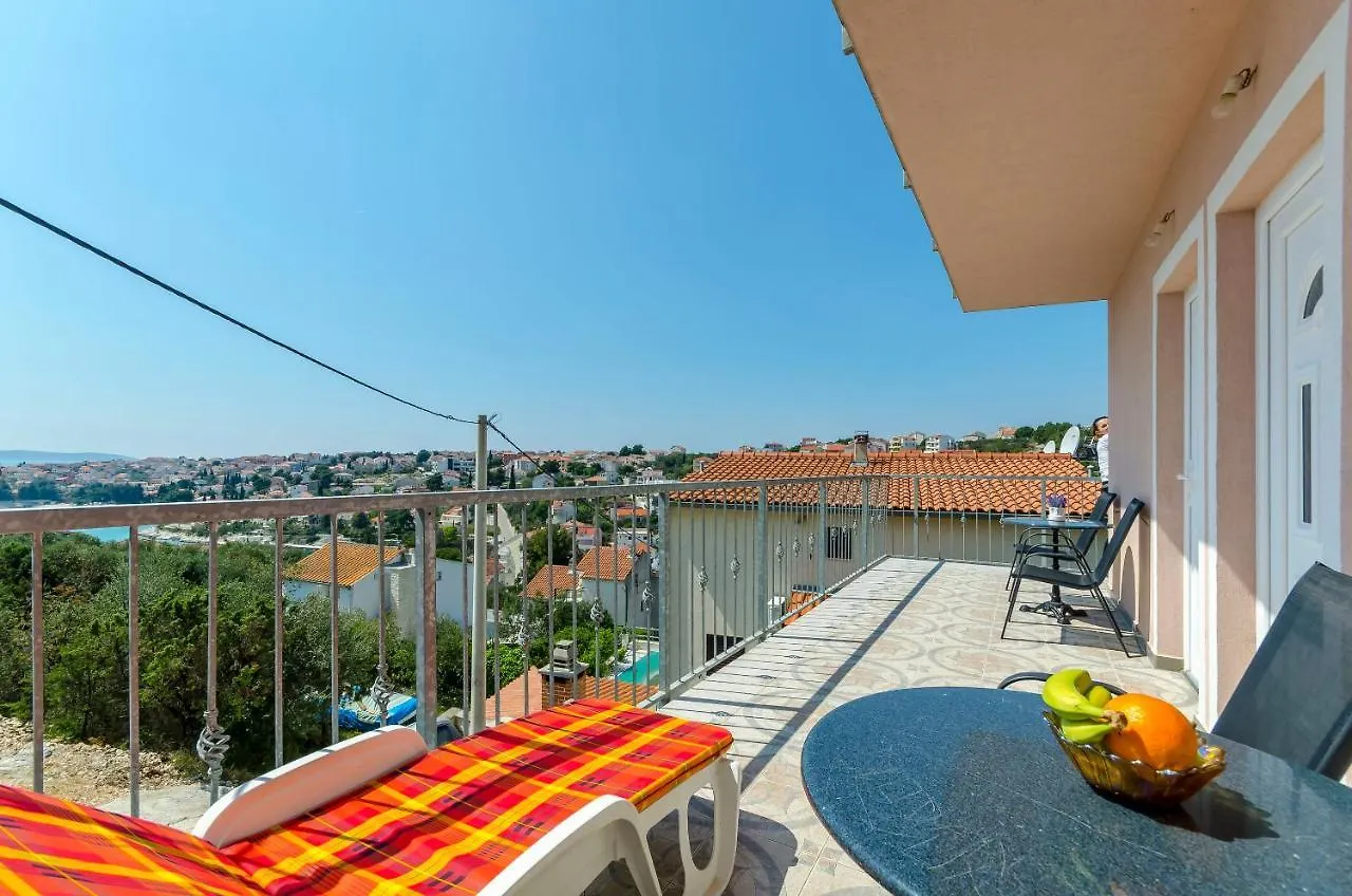 Apartmani Lorena Okrug Gornji 0*,